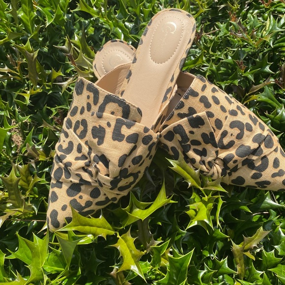 Shoes - Picture 2 of 8